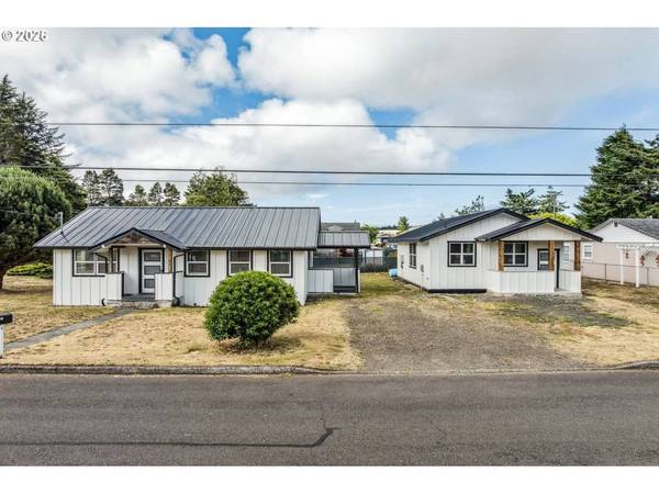 1184 2ND ST, Florence, OR 97439
