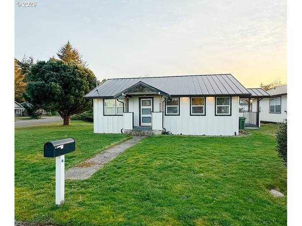 1184 2ND ST, Florence, OR 97439