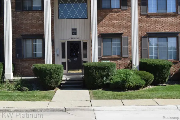 19809 N Ridgemont ST #45, St. Clair Shores, MI 48080