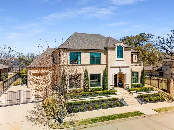 Southlake, TX 76092,912 winding ridge Trail