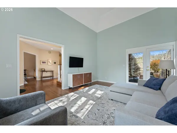 1546 NW BENFIELD DR, Portland, OR 97229