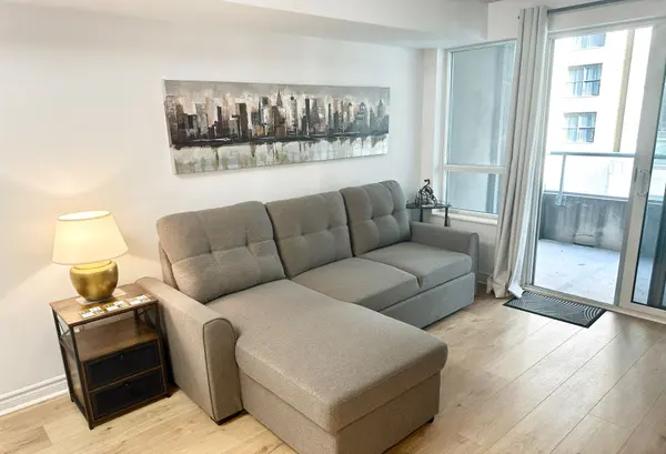 270 Wellington ST W #409, Toronto C01, ON M5V 3P5