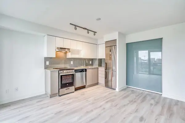 120 Varna DR #1006, Toronto C04, ON M6A 0B3