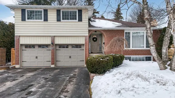 946 Beaufort CT, Oshawa, ON L1G 7J8