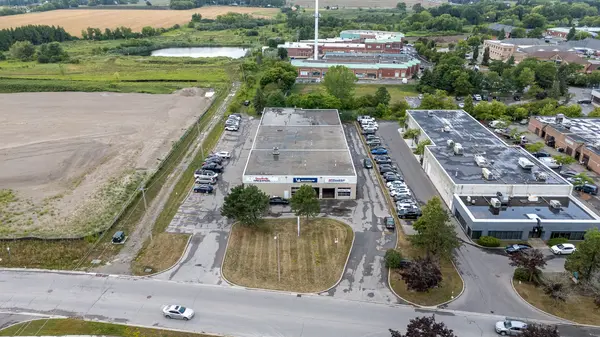 138 Sandiford DR #4, Whitchurch-stouffville, ON L4A 7X5