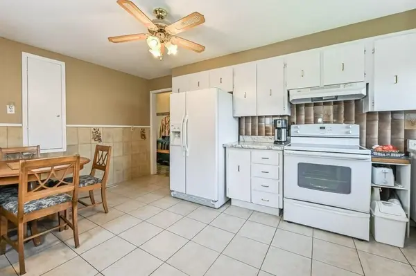 641 Limeridge RD E, Hamilton, ON L8W 1A2