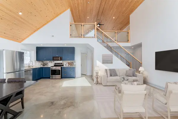 1299 Hekkla RD, Muskoka Lakes, ON P0C 1J0