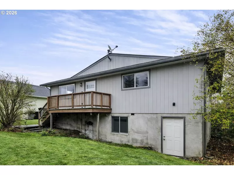 234 N 6TH ST, St Helens, OR 97051