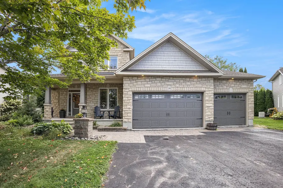 38 Oradea CRES, Stittsville - Munster - Richmond, ON K0A 2Z0