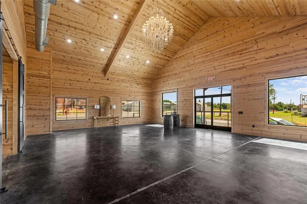 151 S 5th Street, Honey Grove, TX 75446