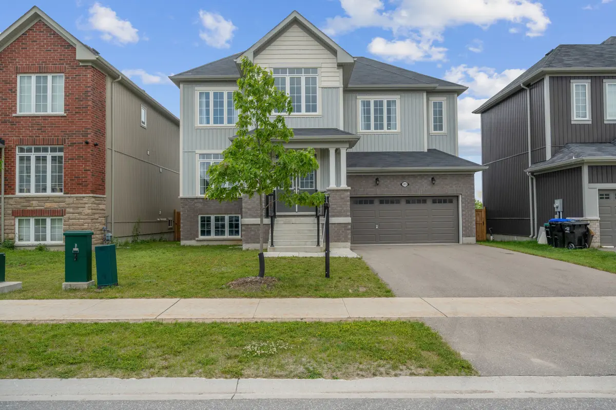 203 Roy DR, Clearview, ON L0M 1S0