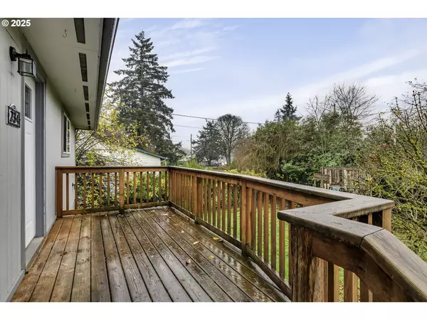 St Helens, OR 97051,234 N 6TH ST