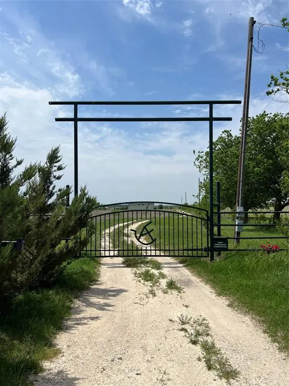 7445 County Road 1232, Godley, TX 76044