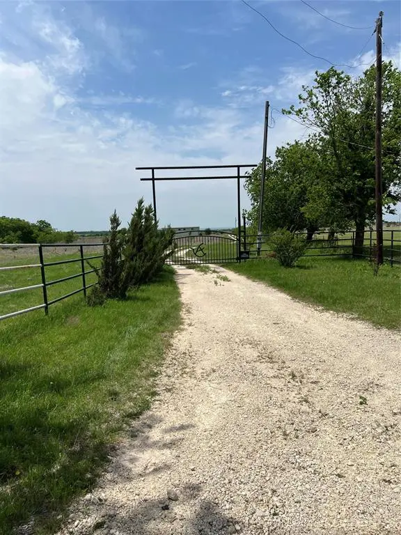7445 County Road 1232, Godley, TX 76044