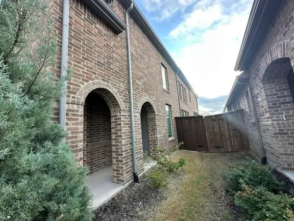 3942 Rochelle Lane, Heartland, TX 75126