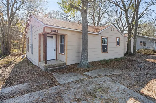 403 Halesboro Street, Bogata, TX 75417