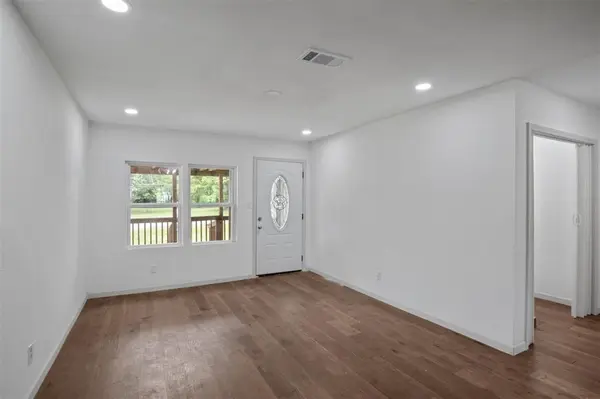 121 Circle Drive, Bogata, TX 75417