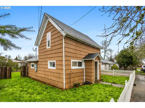 Independence, OR 97351,456 Log Cabin ST