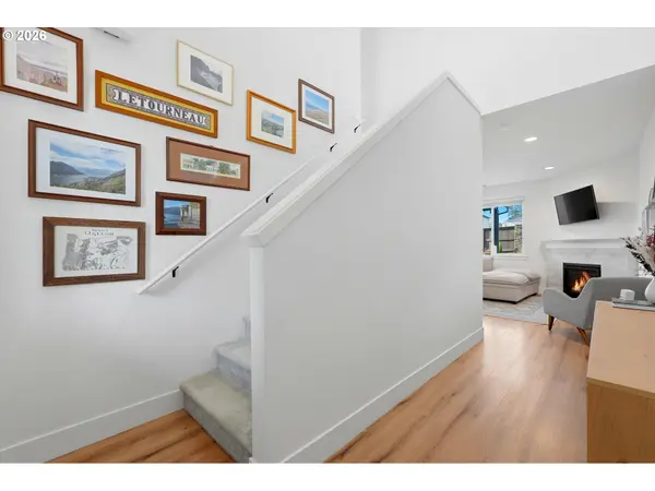 11870 SE HORSE TAIL FALLS WAY, Happy Valley, OR 97086