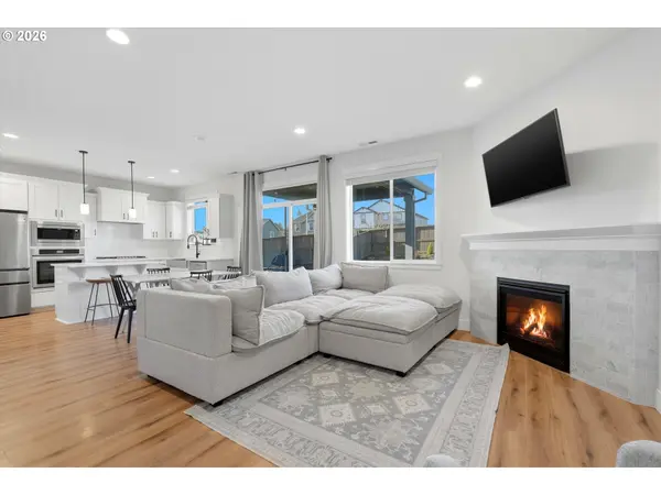 11870 SE HORSE TAIL FALLS WAY, Happy Valley, OR 97086