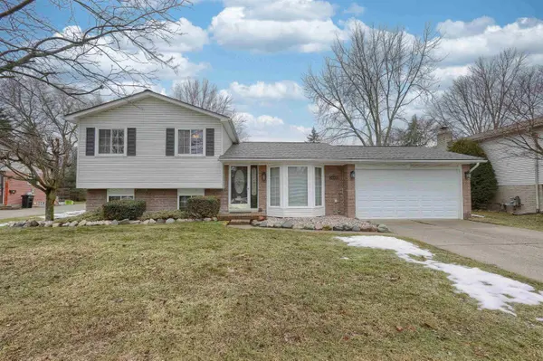 34405 Shorewood ST, Chesterfield Twp, MI 48047