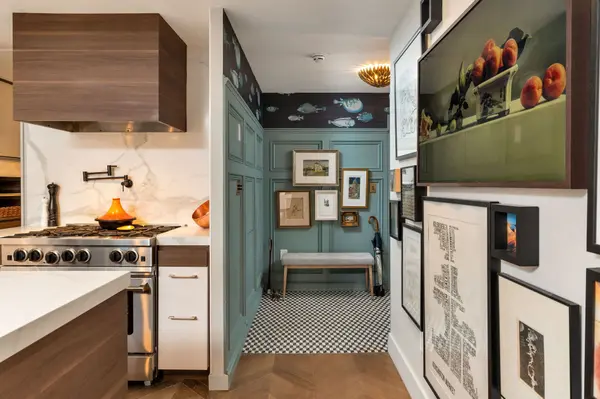 10 Navy Wharf CT #709, Toronto C01, ON M5V 3V2