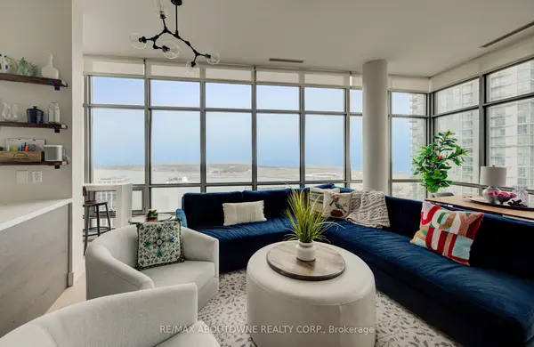 3 Navy Wharf CT #Ph02, Toronto C01, ON M5V 3V1