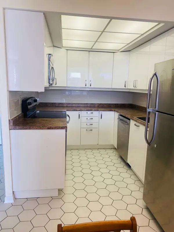 121 Ling RD #1908, Toronto E10, ON M1E 4Y2