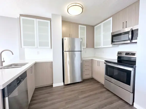 2575 Danforth AVE #2109, Toronto E02, ON M4C 1L5