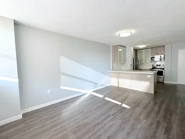 2575 Danforth AVE #2109, Toronto E02, ON M4C 1L5