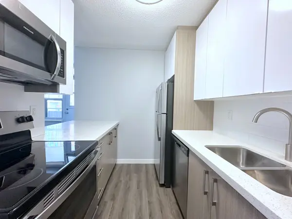 255 Main ST #715, Toronto E02, ON M4C 4X2