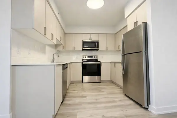 1475 Whites RD #403, Pickering, ON L1V 0H3