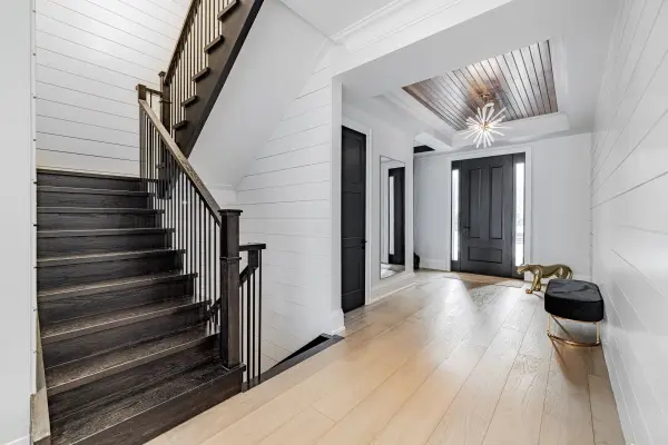 152 Wells ST, Aurora, ON L4G 1T7