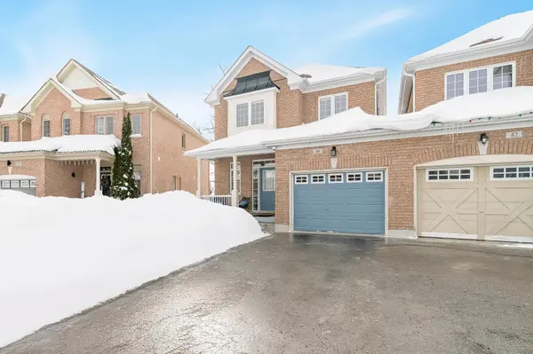 40 Forsyth CRES, Barrie, ON L4N 7T6