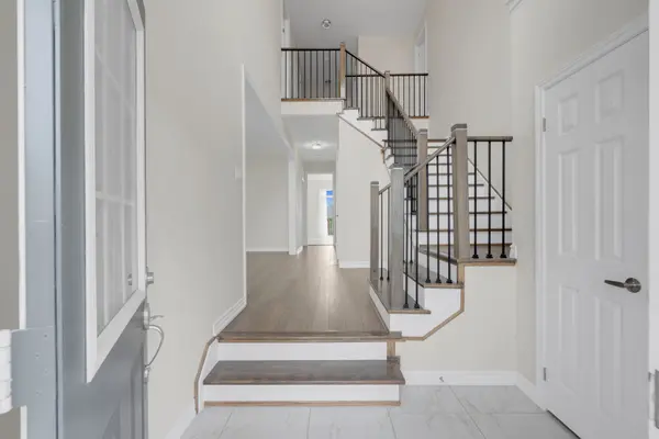 203 Roy DR, Clearview, ON L0M 1S0