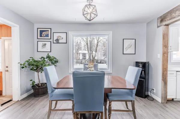 90 Queen ST E, Springwater, ON L0L 1P0