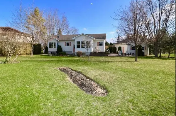 2811 Stephen DR, Ramara, ON L0K 1B0