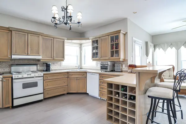 2811 Stephen DR, Ramara, ON L0K 1B0