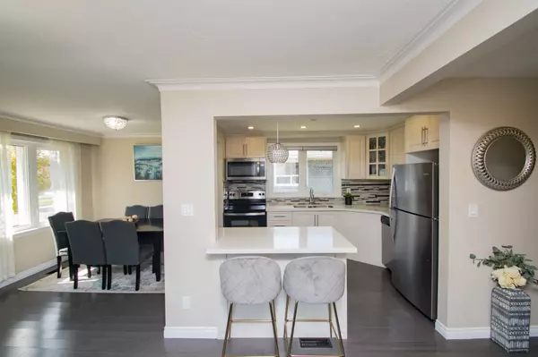 Toronto W10, ON M9V 2M5,65 Bridgenorth CRES