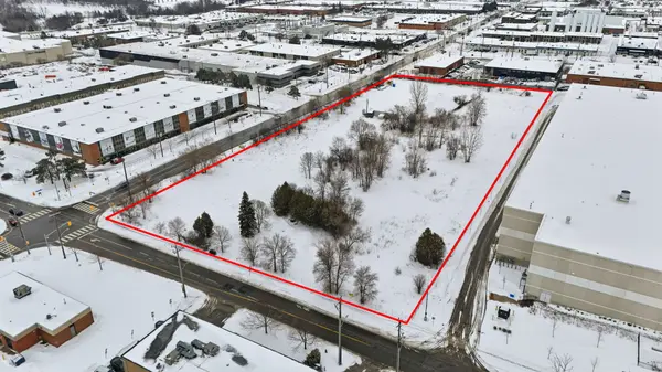 601 Supertest RD, Toronto W05, ON M3J 2M9