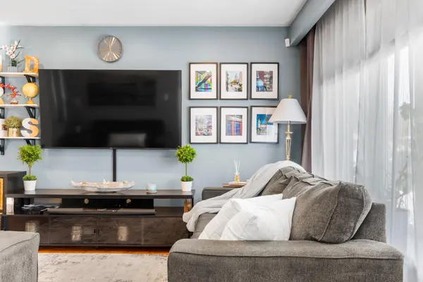 7656 Priory CRES, Mississauga, ON L4T 3H5