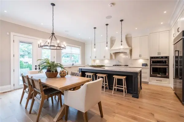 385 Pine Cove RD, Burlington, ON L7N 1W4