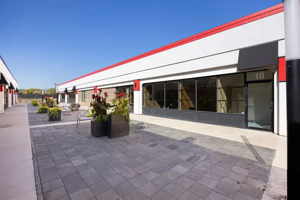 755 Queensway N/A E #18B-19B, Mississauga, ON L4Y 4C5