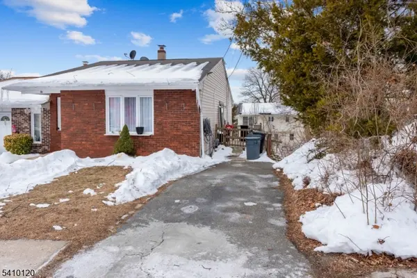 13 James St, Dover Town, NJ 07801