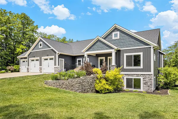 3589 Shoreline DR, Allegan Twp, MI 49010