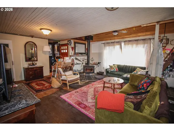 872 E BRIDGE ST, Vernonia, OR 97064