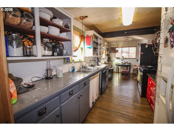 872 E BRIDGE ST, Vernonia, OR 97064