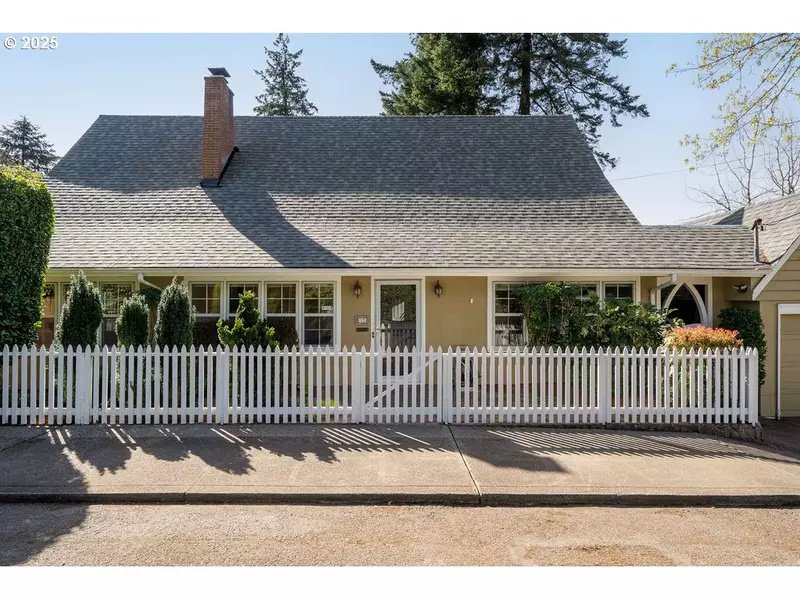 2695 SW MONTGOMERY DR, Portland, OR 97201