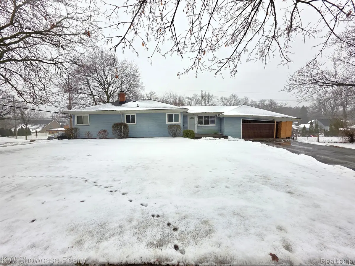 1022 Canal ST, Milford Village, MI 48381