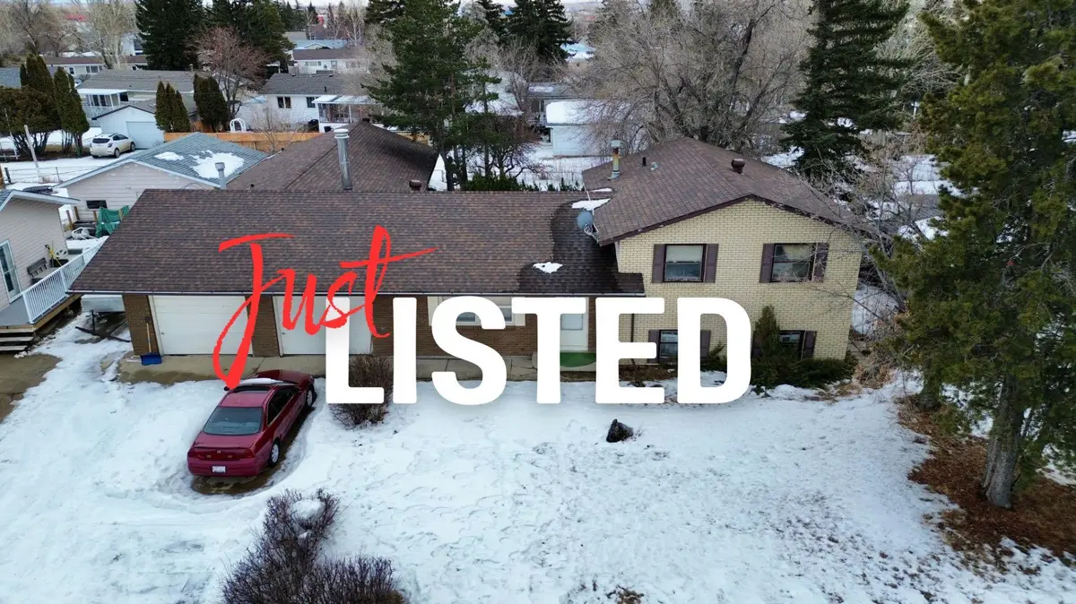 607 7 AVE W, Hanna, AB T0J 1P0